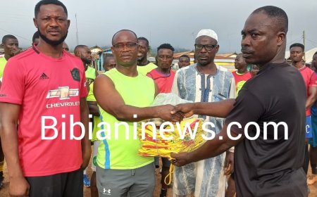 W/N : MCE DONATES FOOTBALL AND A SET OF JERSEY TO BIBIANI OLD PLAYERS ASSOCIATION