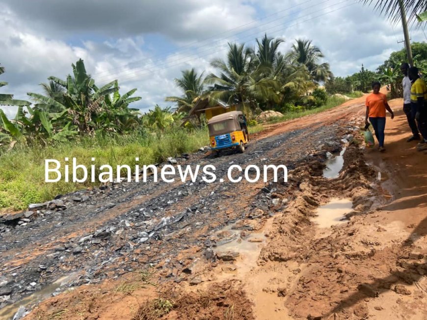 Bibiani Newtown Kyekyere Electora Area Assembly Member Embark On Pothole-Filling At California
