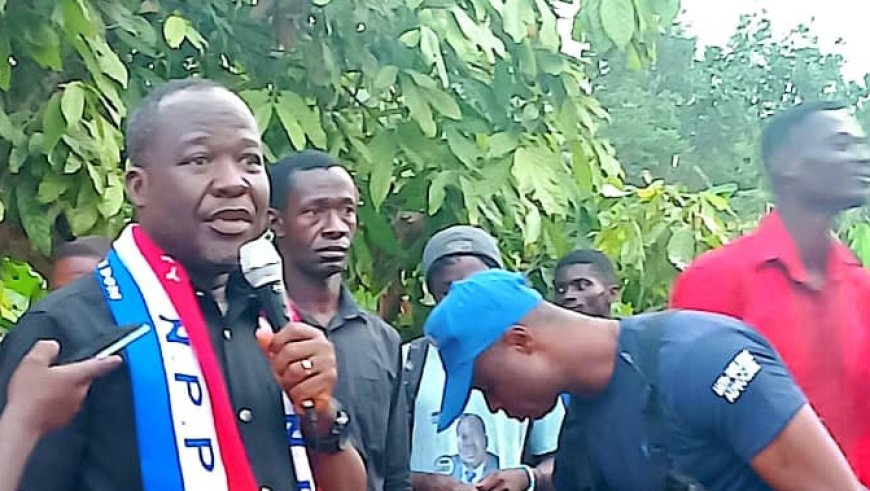 B/A/B : Bibiani Anhwiaso Bekwai MP Embarks On Working Visit To Local Communities