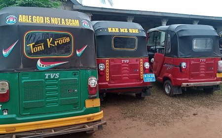 IF YOU DRESS SHABBILY, PASSENGERS WON'T ACCORD YOU RESPECT-RIDERS TOLD