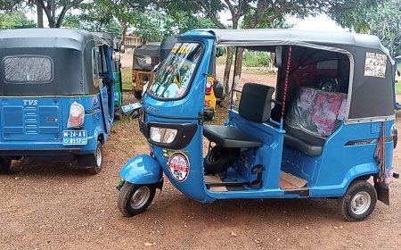 IF YOU DRESS SHABBILY, PASSENGERS WON'T ACCORD YOU RESPECT-RIDERS TOLD