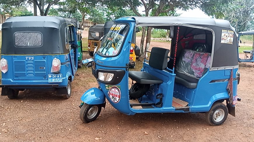 IF YOU DRESS SHABBILY, PASSENGERS WON'T ACCORD YOU RESPECT-RIDERS TOLD