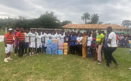 Bibiani Goldstars supporters union donates to playing body in preparation for an opening match against Legon Cities