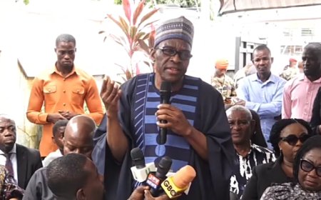 Speaker of Parliament Alban Bagbin led a delegation of parliamentary leaders to pay their respects to the family of Alhaji Muniru Mohammed Limuna