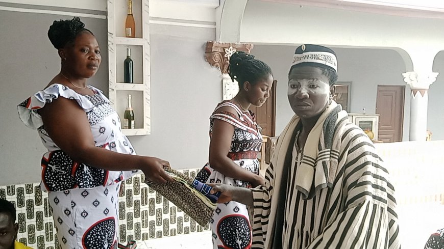 Nana Baffour Gyau's Suman Asante Nkaye has donated new clothes to Aduana Mma Kuo so that they can stand out when they attend programs