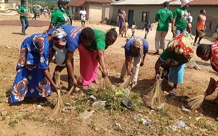 Nana Baffour Gyau Mobilizes Aduana Ma Kro Ye Kuo for Clean-Up Ahead of Asuo Paamu Festival