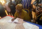 MP Zuwera Ibrahimah Signs Book of Condolence for Late Salifu Adam Braimah