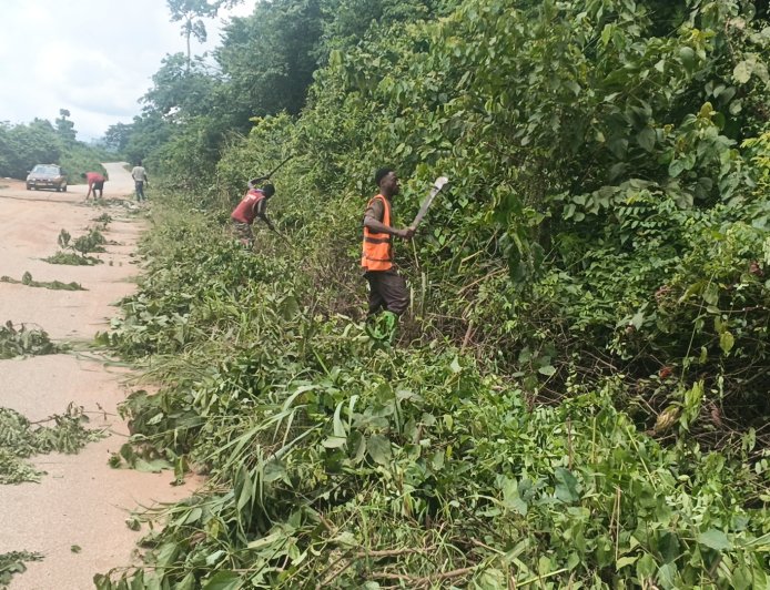 Residents Voluntarily Clear Bibiani–Goaso Highway to Improve Road Safety