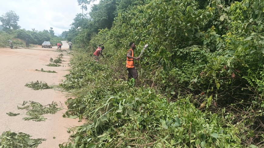 Residents Voluntarily Clear Bibiani–Goaso Highway to Improve Road Safety