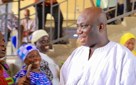 Hon. Eric Opoku Presents GH¢300,000 in Cash to Sankore Traditional Council as Compensation for College of Agriculture and Technology Land