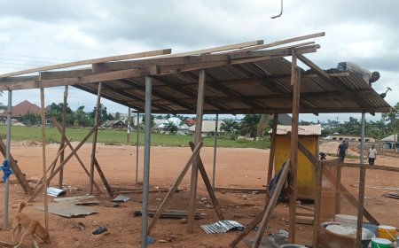 Hwenampori M/A Basic School Food Vendors Commend Alex Donkor for Providing Selling Structure