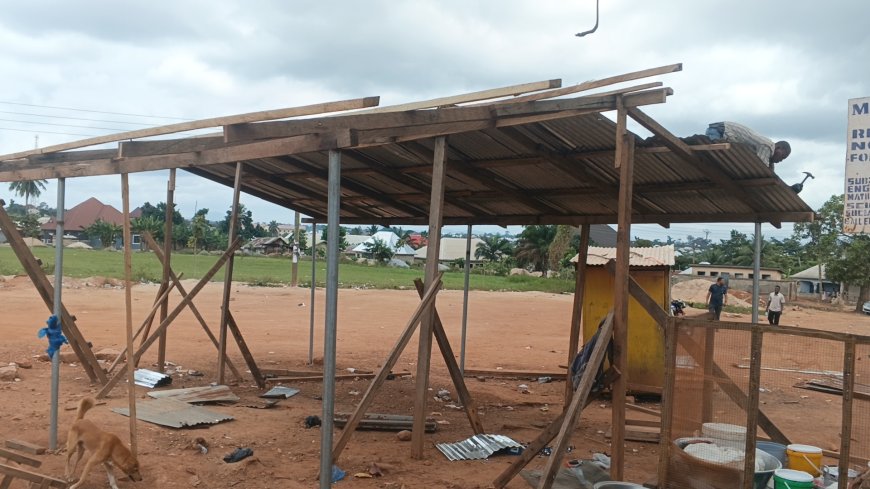 Hwenampori M/A Basic School Food Vendors Commend Alex Donkor for Providing Selling Structure